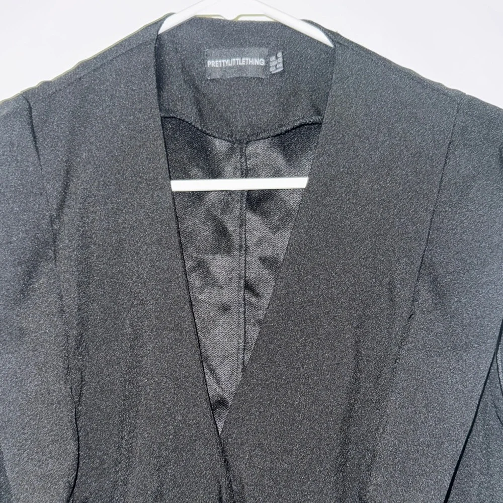 Black Sleeveless Dress - Picture 3 of 4